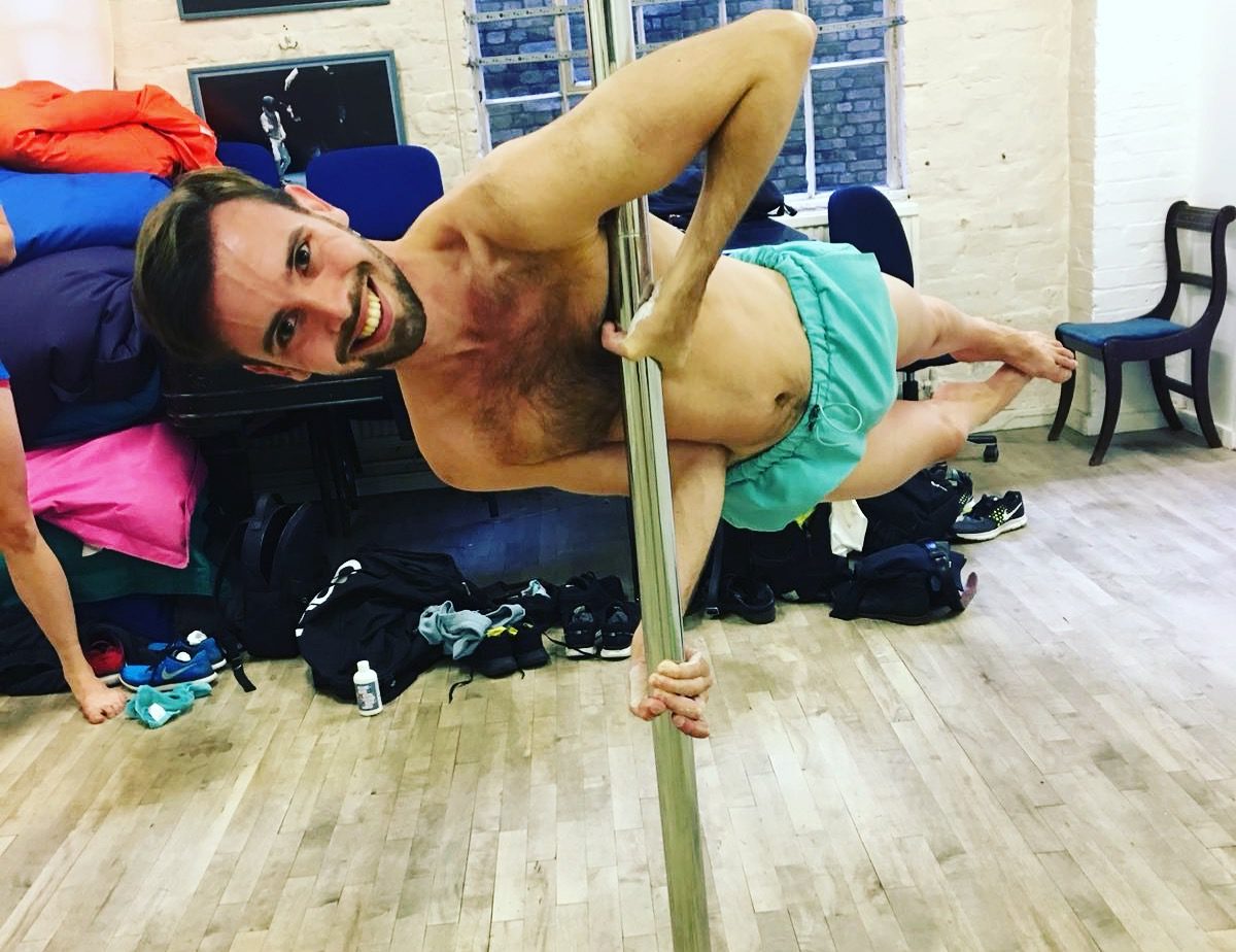 [SOLD OUT] Pole Dancing (Intermediate), Sundays @ Akila Pole